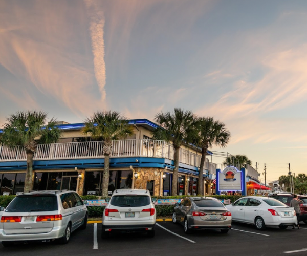 Inn on the Gulf Restaurant and Hotel front view