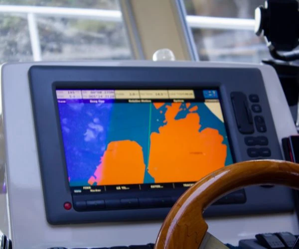 BoatGPSGuide-2 Boat GPS Guide: Understanding Boat GPS and GPS Navigation Systems for Boats